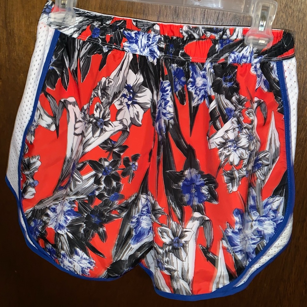 Nike short - Picture 2 of 2